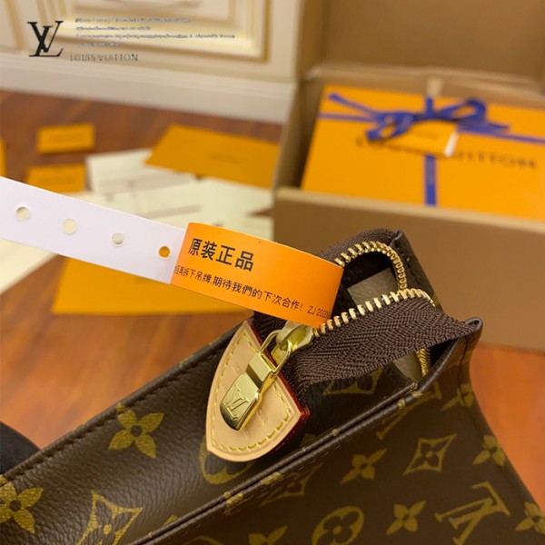 gucciaaa-38675-gallery-75462-ce674cc8afad2c85 心意之選|M47542 男女同款手包化妝包|商品實拍視角 05