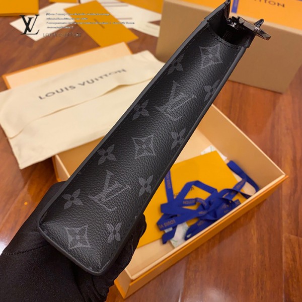 gucciaaa-38680-gallery-75530-4b6c00d0aeb665c6 心意之選|M61692 手包|商品實拍視角 04