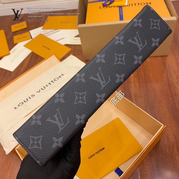 gucciaaa-38680-gallery-75533-5b5497e02e91ddd7 心意之選|M61692 手包|送禮情境實拍視角