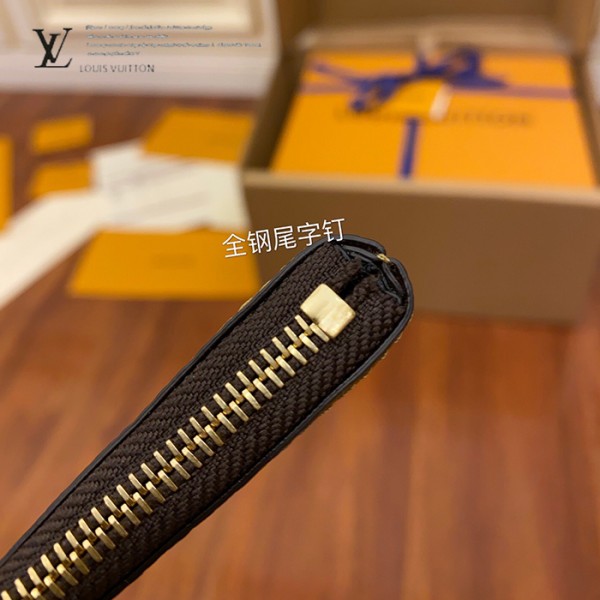 gucciaaa-38681-gallery-75540-bfff10f209aa5971 心意之選|M68756 三合一手包|商品實拍視角 05