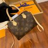 gucciaaa-38684-gallery-75570-3e9275c42132b9be 心意之選|M61252 NANO mini枕頭包|包款全貌與整體比例