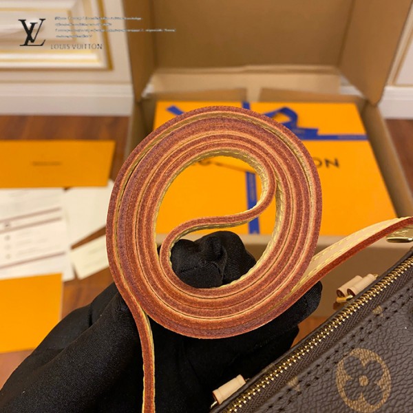 gucciaaa-38684-gallery-75577-ca6279c5fb29602e 心意之選|M61252 NANO mini枕頭包|商品實拍視角 09