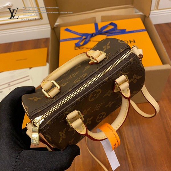 gucciaaa-38684-gallery-75582-9fcb7aabb356963d 心意之選|M61252 NANO mini枕頭包|商品實拍視角 14