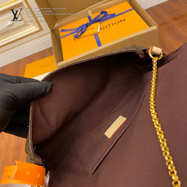 gucciaaa-38686-gallery-75596-f324c980cf02260c 心意之選|M40718 小號斜背包晚宴包|商品實拍視角 05
