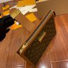 gucciaaa-38689-gallery-75634-949812596009fb5f 心意之選|M69184 手包化妝包|使用場景與整體比例