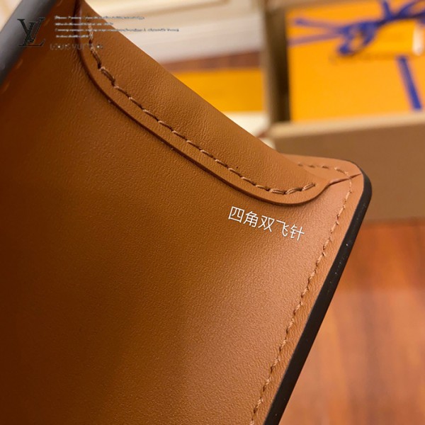 gucciaaa-38689-gallery-75636-dbe4b47731988c00 心意之選|M69184 手包化妝包|商品實拍視角 12