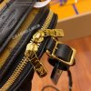 gucciaaa-38691-gallery-75657-a9da6b73f4b5c75e 心意之選|M68276 斜背包 圓餅包|商品實拍視角 05