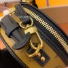gucciaaa-38691-gallery-75659-a0329118f3f01d6d 心意之選|M68276 斜背包 圓餅包|送禮情境實拍視角
