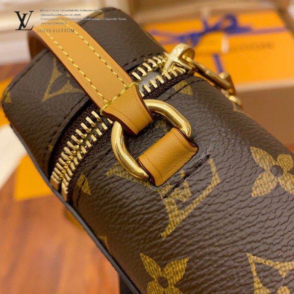 gucciaaa-38693-gallery-75688-03d19bc24eb2e1db 心意之選|M44914 手機包|商品實拍視角 04