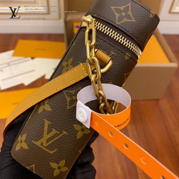 gucciaaa-38693-gallery-75689-a1364b80245f7e37 心意之選|M44914 手機包|商品實拍視角 05