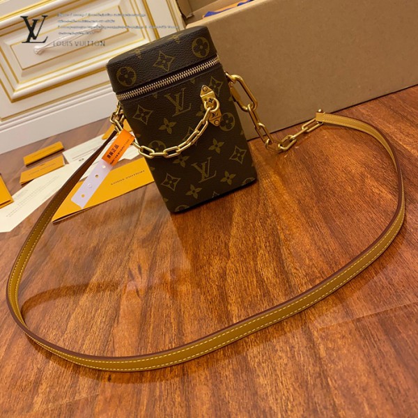gucciaaa-38693-gallery-75693-1b5adf3e273c568f 心意之選|M44914 手機包|商品實拍視角 09