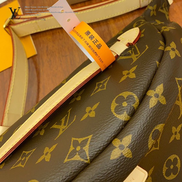 gucciaaa-38694-gallery-75700-edf86656a1c2a07d 心意之選|M43644 男女同款胸包腰包|商品實拍視角 02