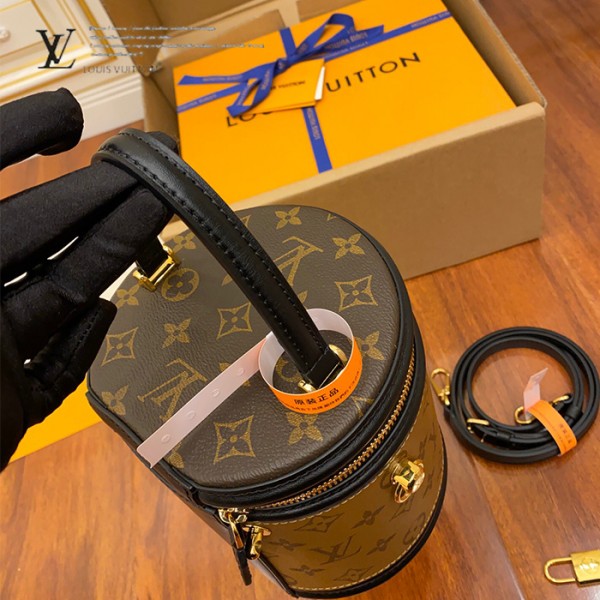 gucciaaa-38695-gallery-75723-0927b760add3d0b6 心意之選|M43986 圓桶化妝包|商品實拍視角 11