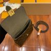 gucciaaa-38696-gallery-75729-295c574720832a79 心意之選|M44797 手提斜背包|商品實拍視角 03