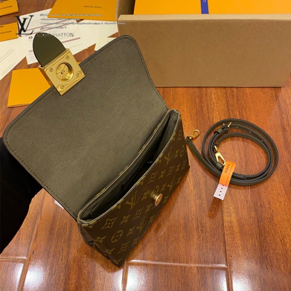gucciaaa-38696-gallery-75729-295c574720832a79 心意之選|M44797 手提斜背包|商品實拍視角 03