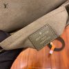 gucciaaa-38696-gallery-75730-7de44e1f30d7b444 心意之選|M44797 手提斜背包|商品實拍視角 04