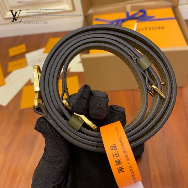 gucciaaa-38696-gallery-75731-e6f9d48e8646fa1f 心意之選|M44797 手提斜背包|商品實拍視角 05