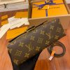 gucciaaa-38696-gallery-75740-ba372d3032648643 心意之選|M44797 手提斜背包|商品實拍視角 13