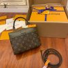 gucciaaa-38696-gallery-75741-46940eec05a73af6 心意之選|M44797 手提斜背包|商品實拍視角 14
