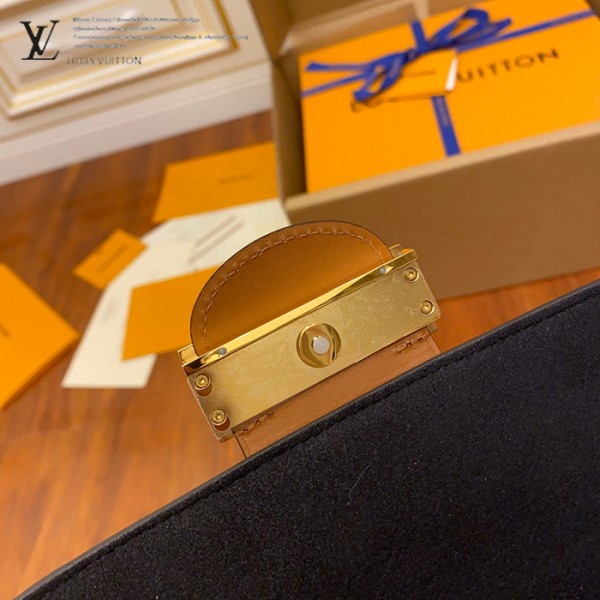 gucciaaa-38697-gallery-75745-b97cb19626c02591 心意之選|M68746 小號達芙妮郵差包|商品實拍視角 04