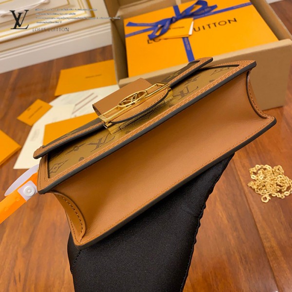 gucciaaa-38697-gallery-75750-1836ac620a792797 心意之選|M68746 小號達芙妮郵差包|商品實拍視角 09