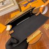 gucciaaa-38697-gallery-75752-884cf39fc3ec2543 心意之選|M68746 小號達芙妮郵差包|使用場景與整體比例