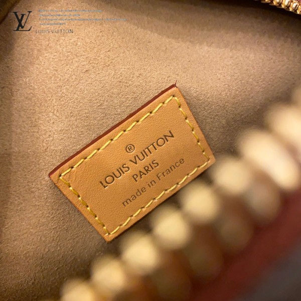 gucciaaa-38703-gallery-75821-7076b65c95edf0e6 心意之選|M52294 化妝包圓餅包|商品實拍視角 08