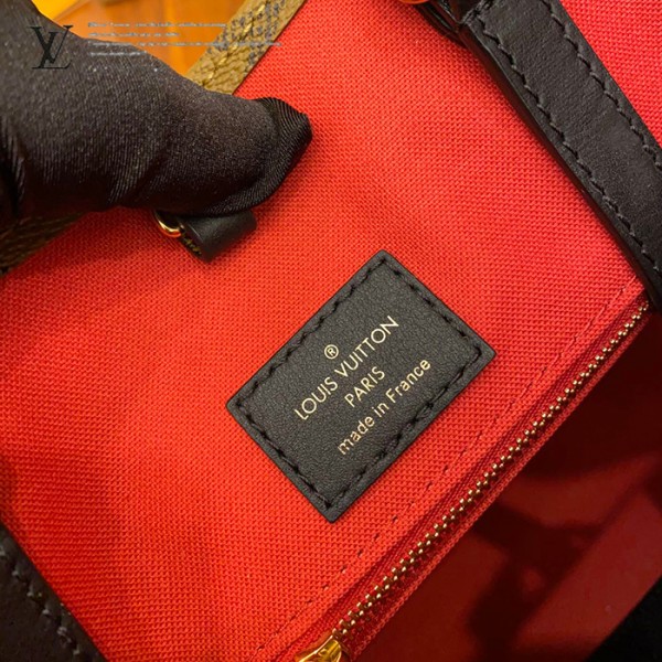 gucciaaa-38704-gallery-75826-b0361b3f9485ac61 心意之選|M45321 購物袋|商品實拍視角 05