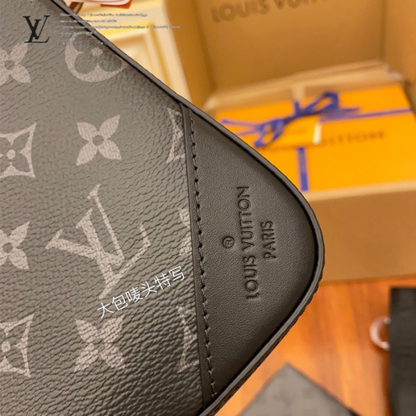 gucciaaa-38706-gallery-75853-2658b33878c7ed51 心意之選|M69443 男士三合一郵差包|商品實拍視角 04