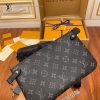 gucciaaa-38706-gallery-75858-a326cd9f880d9ebb 心意之選|M69443 男士三合一郵差包|商品實拍視角 08