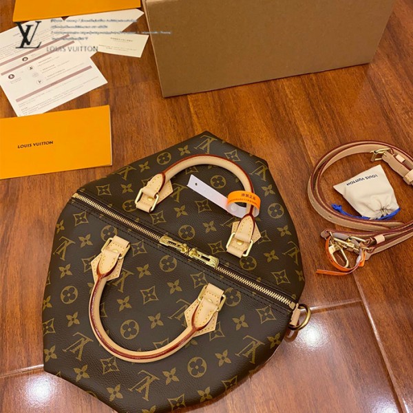 gucciaaa-38710-gallery-75919-bb63bc7edb6f8490 心意之選|M41112 SPEEDY 30枕頭包|商品實拍視角 12