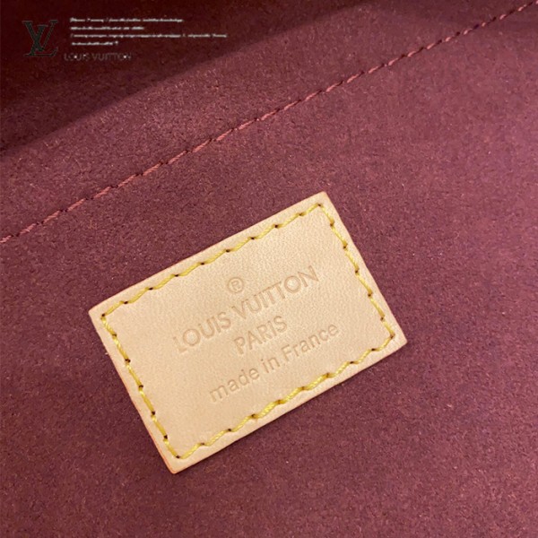 gucciaaa-38714-gallery-75977-6d6e01ba248e9b27 心意之選|M43431 雙肩包|商品實拍視角 09