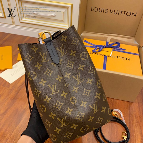 gucciaaa-38715-gallery-76002-718d67ca2c238e1a 心意之選|M44020 女士NOE水桶包|商品實拍視角 11