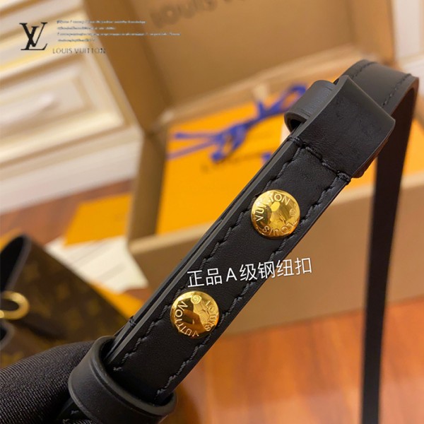 gucciaaa-38715-gallery-76005-3b6f60b084233bf4 心意之選|M44020 女士NOE水桶包|商品實拍視角 13