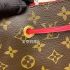 gucciaaa-38716-gallery-76011-b2d88f4662a65d64 心意之選|M44021 水桶包|商品實拍視角 06
