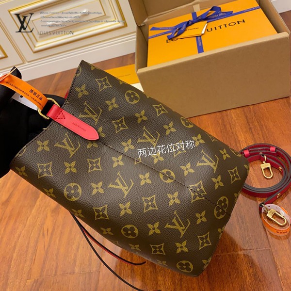gucciaaa-38716-gallery-76014-e1259d7d9ab8fc4c 心意之選|M44021 水桶包|商品實拍視角 09