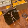 gucciaaa-38717-gallery-76015-0c84082175cc6599 心意之選|精選 M44022 水桶包|商品實拍視角 02