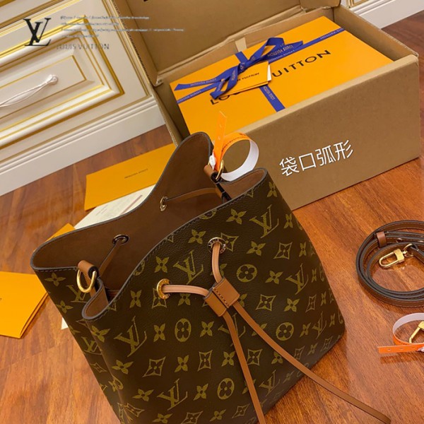 gucciaaa-38718-gallery-76031-8cd49d44754384dd 心意之選|M44887 水桶包|商品實拍視角 08