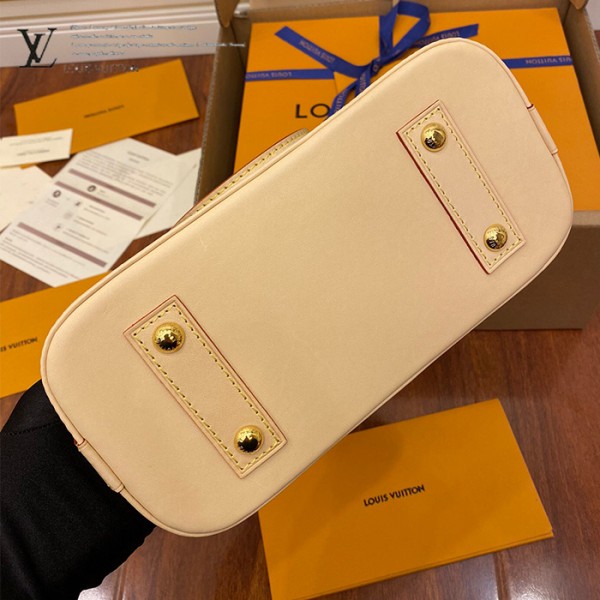 gucciaaa-38719-gallery-76032-dccd457b85a084a9 心意之選|M53152 ALMA bb 貝殼包|商品實拍視角 02