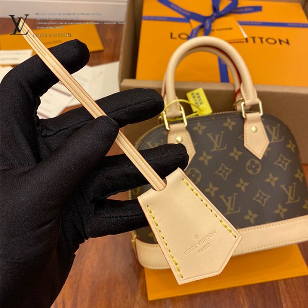 gucciaaa-38719-gallery-76034-3d6fb83fefa46942 心意之選|M53152 ALMA bb 貝殼包|商品實拍視角 04