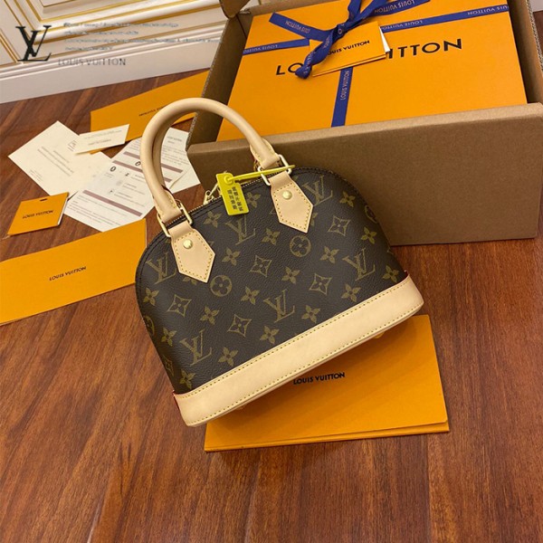 gucciaaa-38719-gallery-76040-fd7b4e0566312c83 心意之選|M53152 ALMA bb 貝殼包|商品實拍視角 09