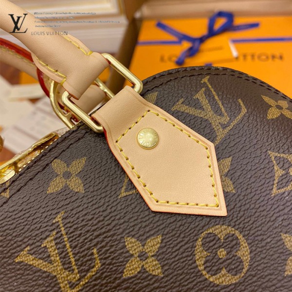 gucciaaa-38719-gallery-76042-733a39f1bd23007b 心意之選|M53152 ALMA bb 貝殼包|商品實拍視角 11