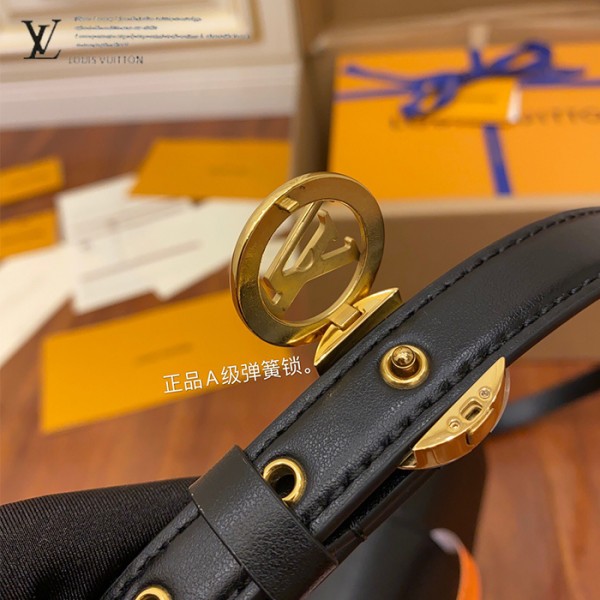 gucciaaa-38720-gallery-76047-5172a9ac5374dbe9 心意之選|M55948 女士郵差包|商品實拍視角 04