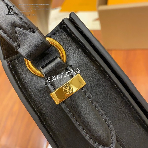 gucciaaa-38720-gallery-76059-18611daac6282d42 心意之選|M55948 女士郵差包|商品實拍視角 15